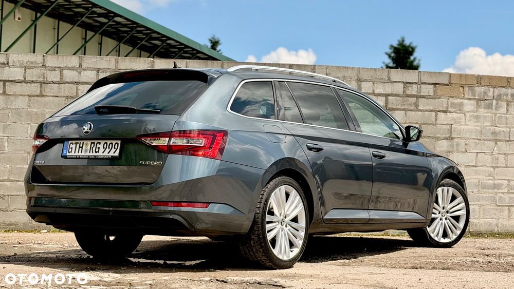 Skoda Superb 2.0 TDI Premium Edition - 24