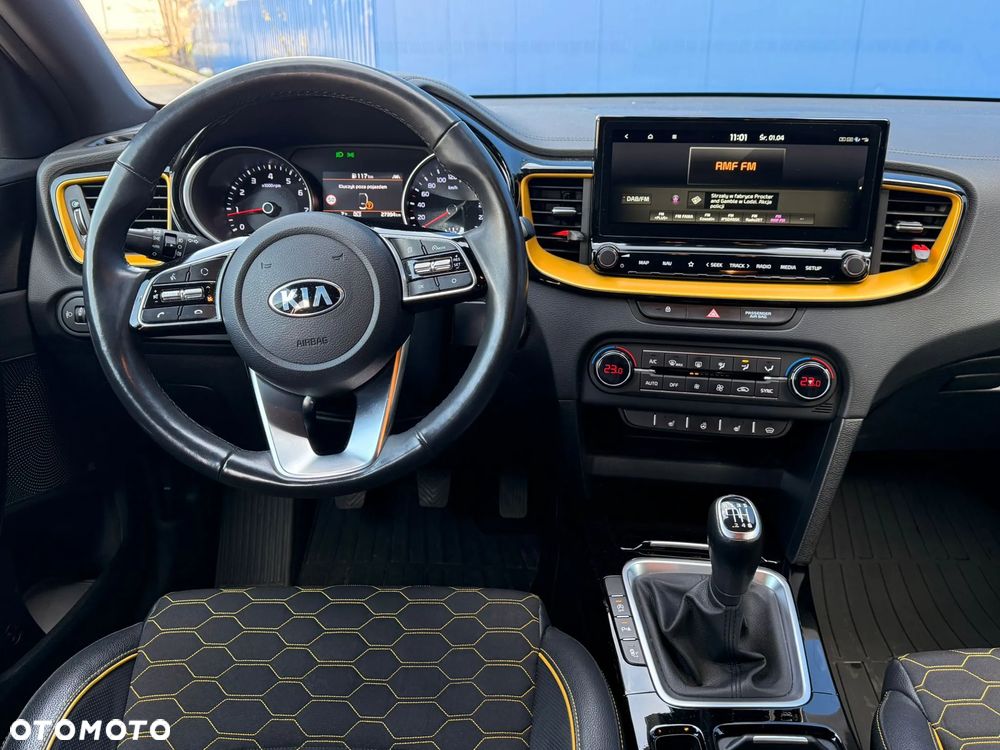 Kia XCeed 1.5 T-GDI Business Line - 36