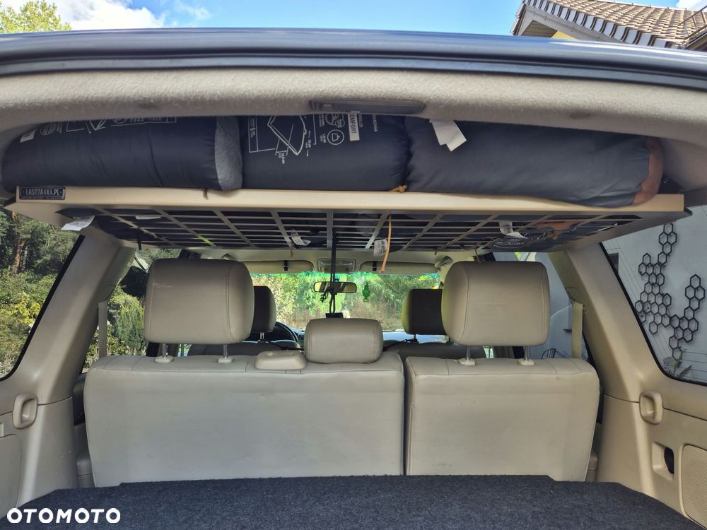 Toyota Land Cruiser - 7