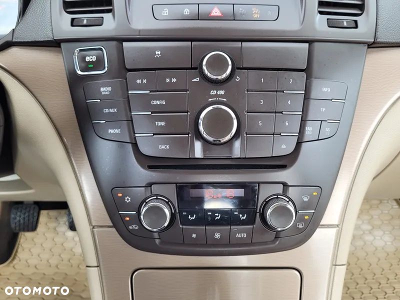 Opel Insignia - 25