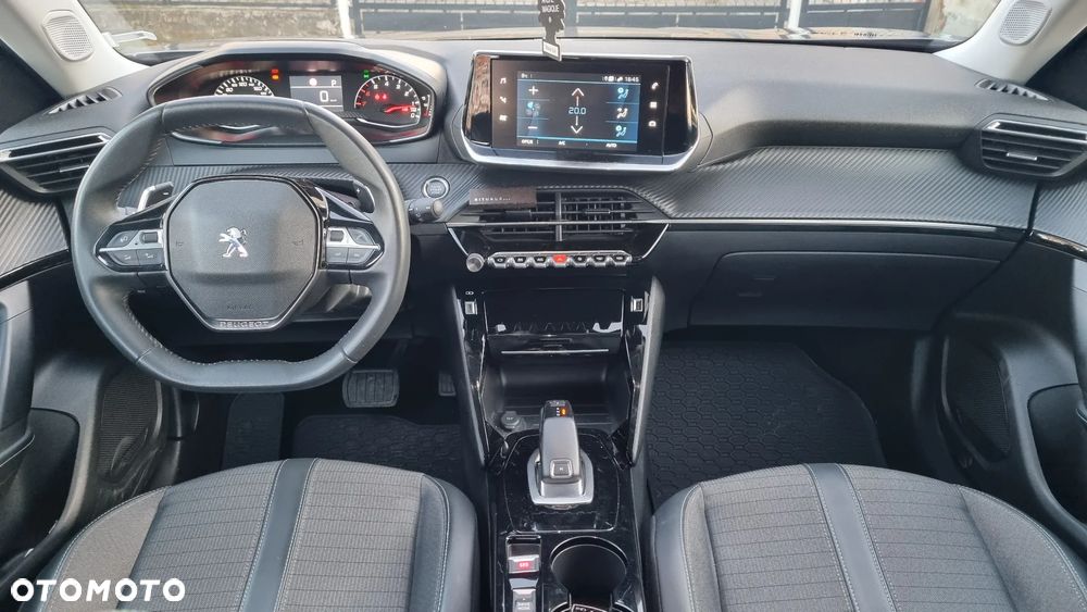 Peugeot 2008 1.5 BlueHDi Allure S&S EAT8 - 11
