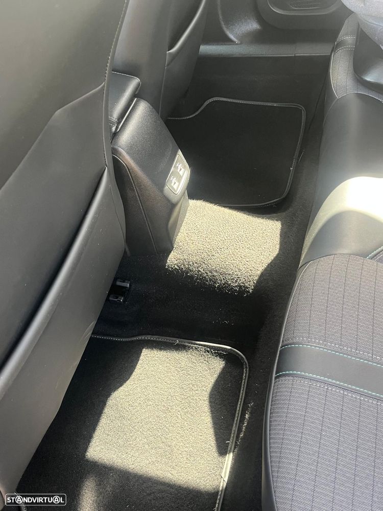 Peugeot 2008 - 24
