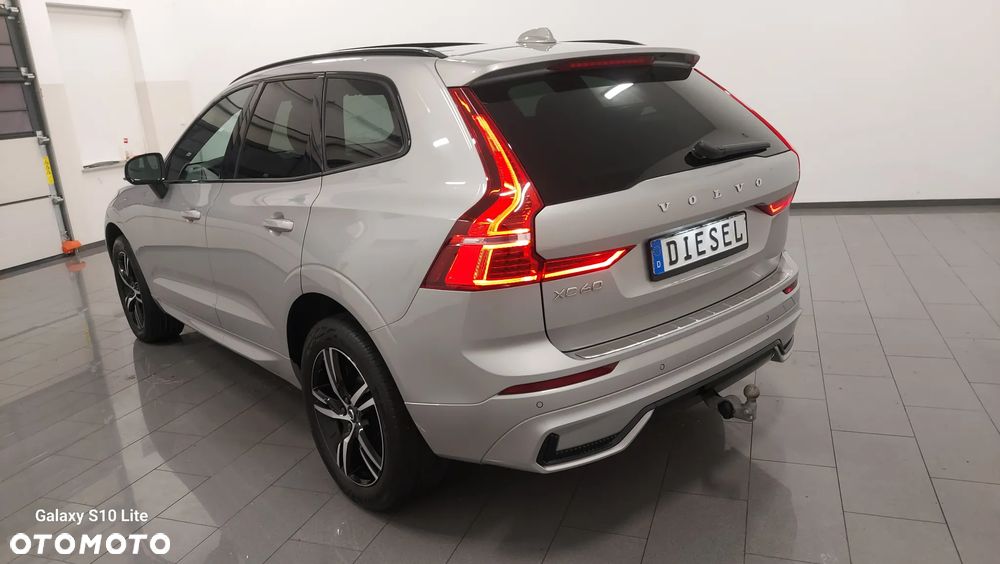Volvo XC 60 B4 D AWD Ultimate Dark - 4