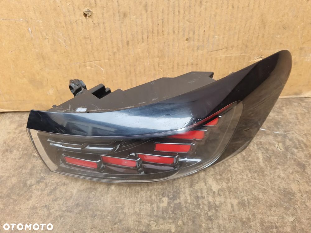 VW ID.4 IQ LIGHT LAMPA TYLNA PRAWA - 2
