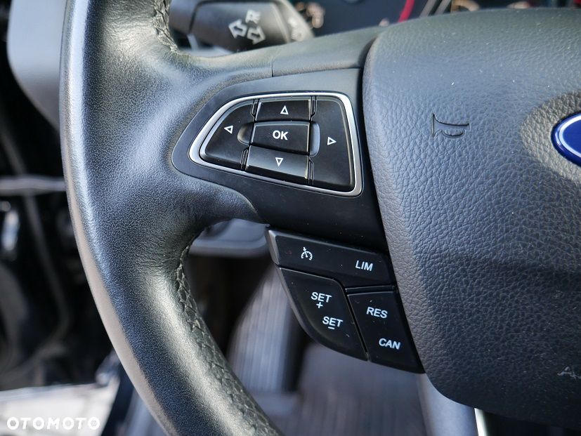 Ford Kuga - 13