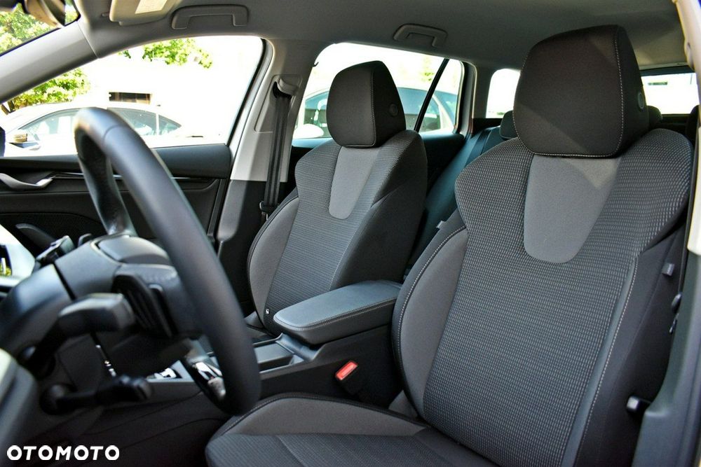 Skoda Octavia 1.5 TSI mHEV Selection DSG - 12