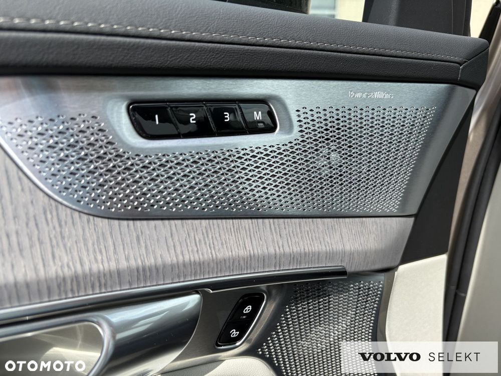 Volvo XC 90 - 22