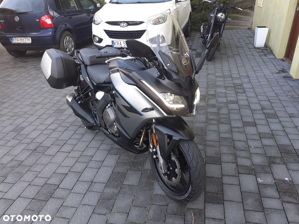 CFMoto 650 MT - 21