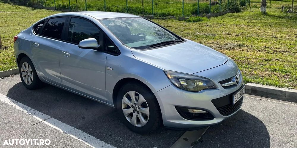 Opel Astra 1.4 Turbo ECOTEC Enjoy - 1