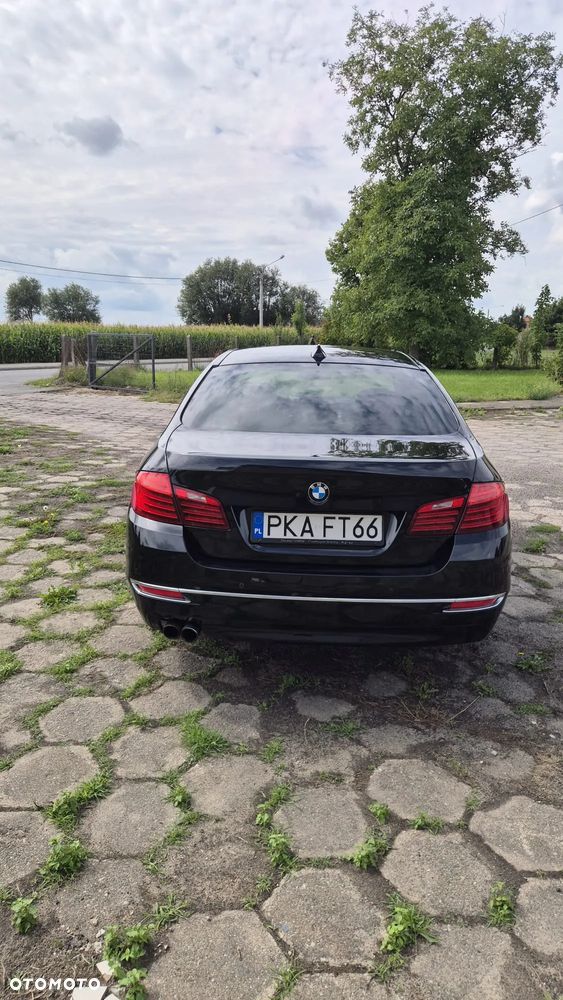 BMW Seria 5 525d xDrive - 2