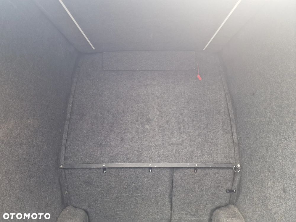 Mercedes-Benz Sprinter - 13