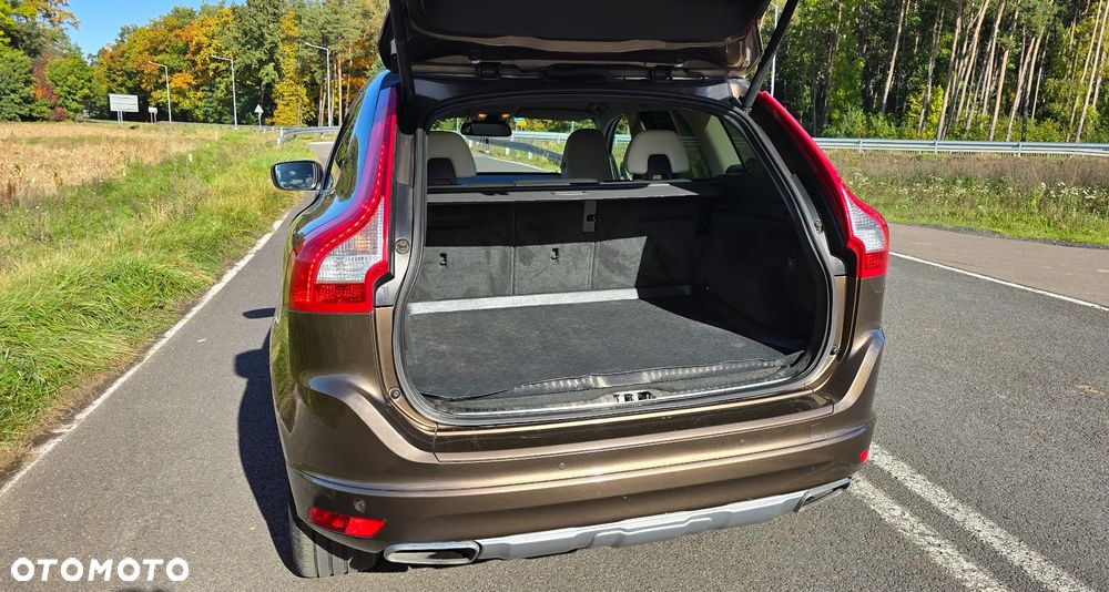 Volvo XC 60 D5 AWD Summum - 7