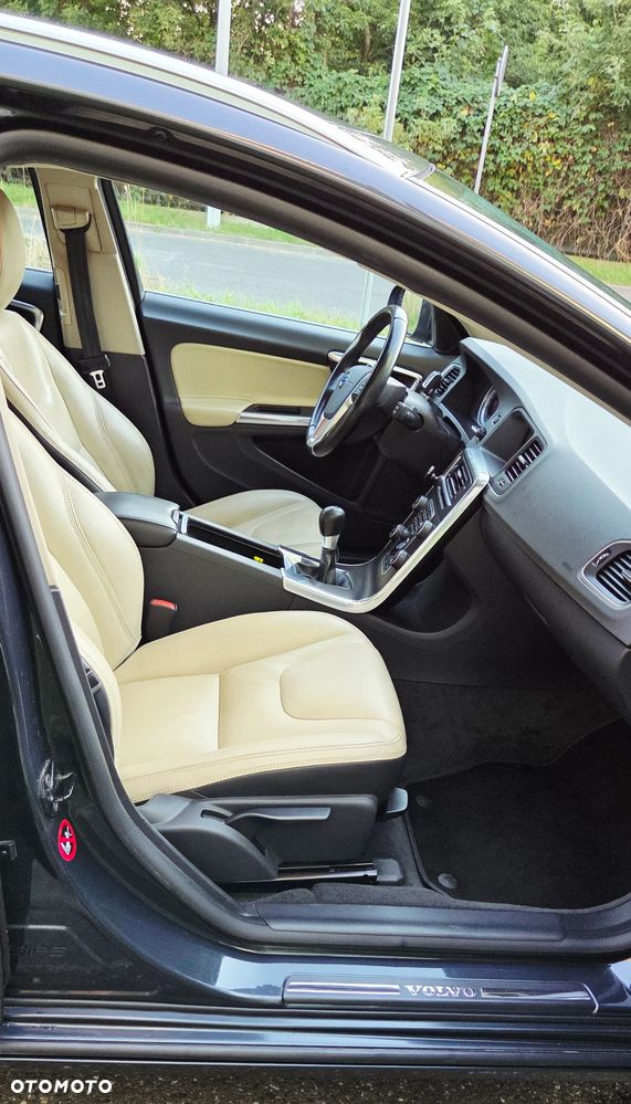 Volvo V60 D4 Summum - 7