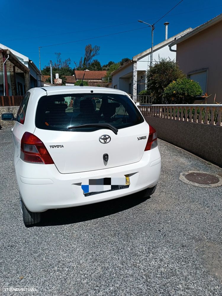 Toyota Yaris 1.4 D-4D - 3