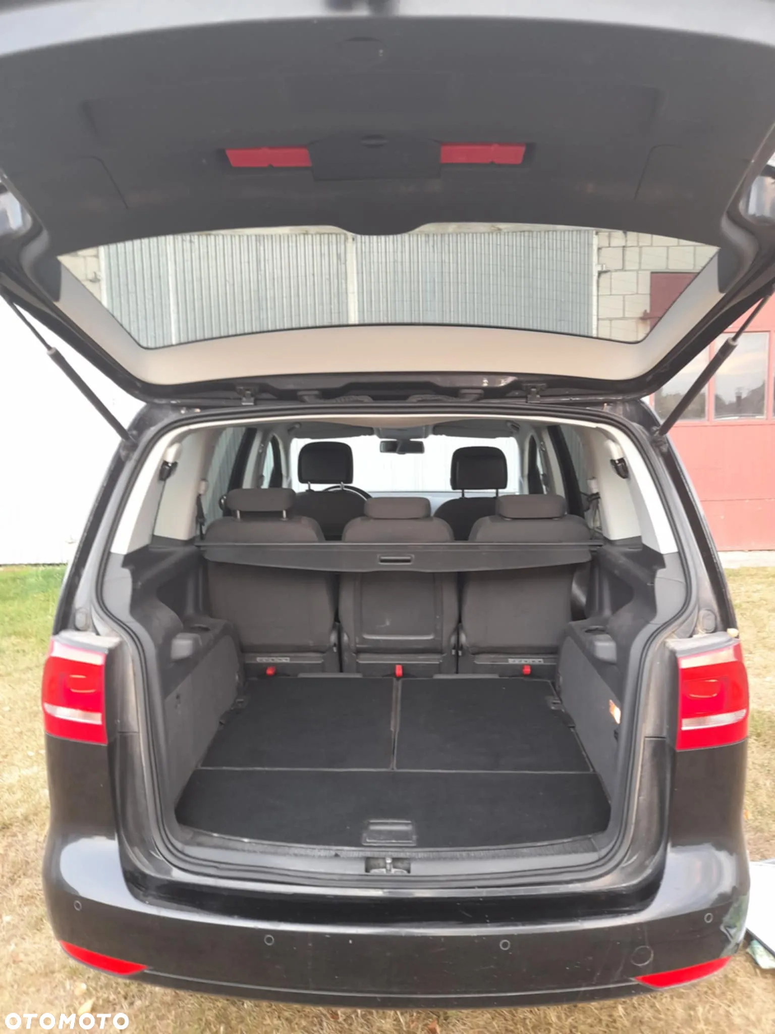 Volkswagen Touran 1.6 TDI DPF BlueMotion Technology Comfortline - 6
