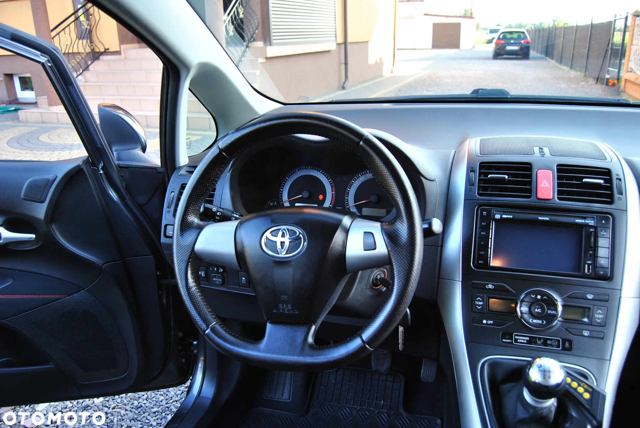 Toyota Auris 1.6 Selection - 27