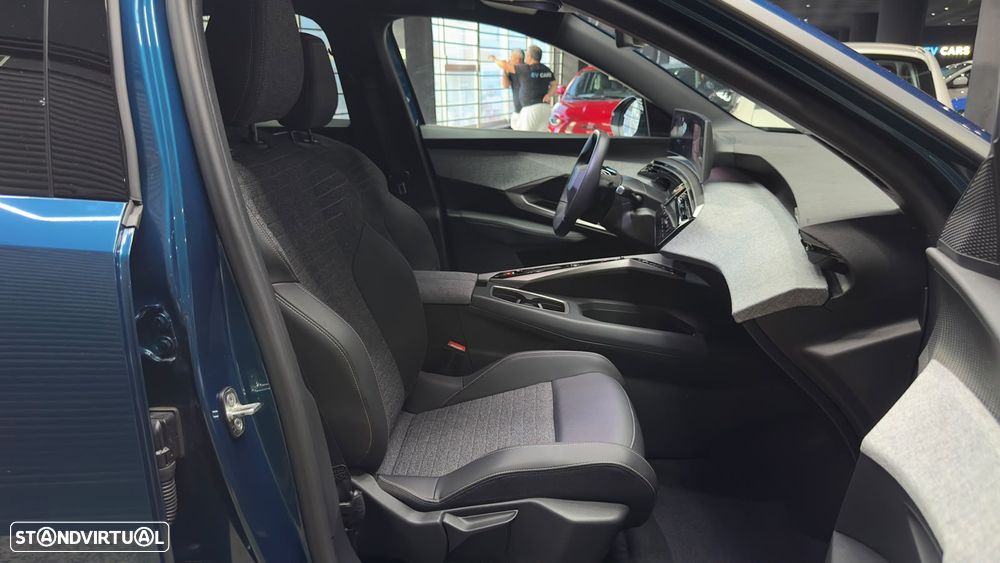 Peugeot E-3008 Allure - 39