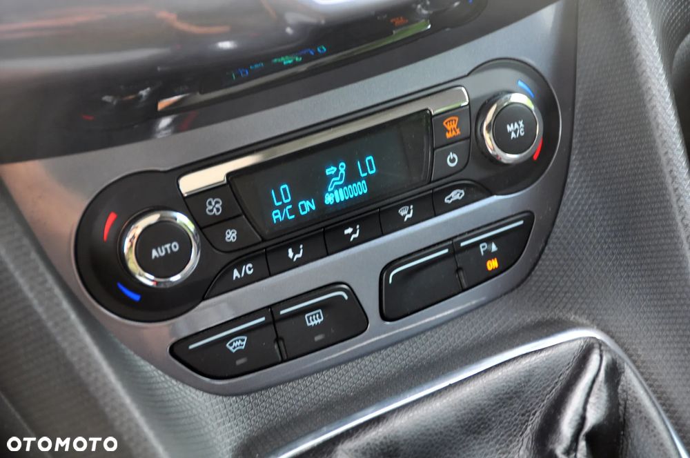 Ford Tourneo Connect 1.6 TDCi Titanium - 39