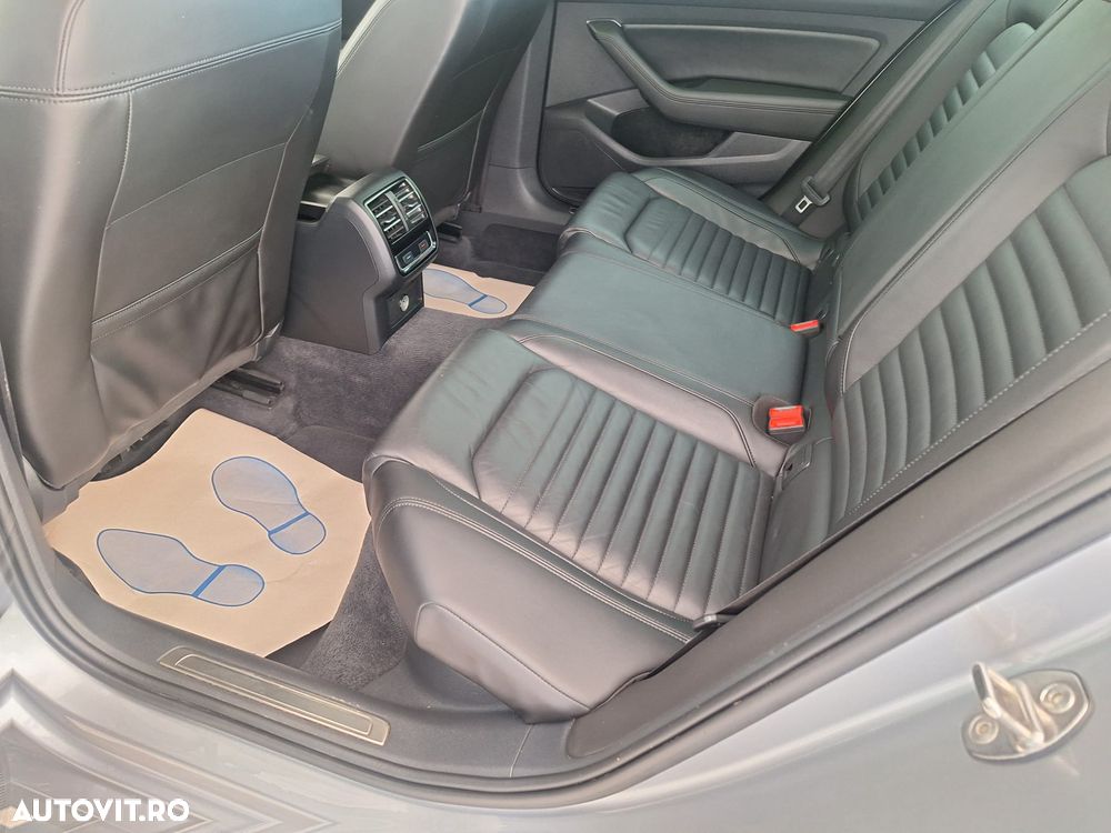 Volkswagen Passat 2.0 TDI DSG Highline - 14
