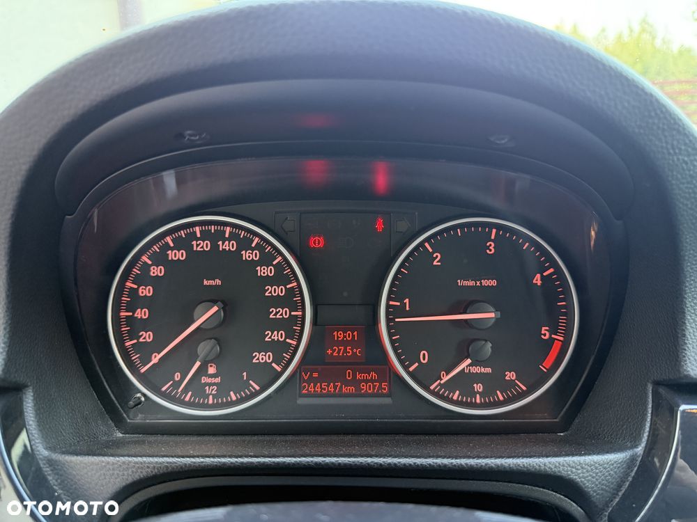 BMW Seria 3 320d - 25