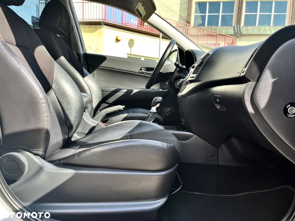 Hyundai i30 1.4 Team 08 - 9
