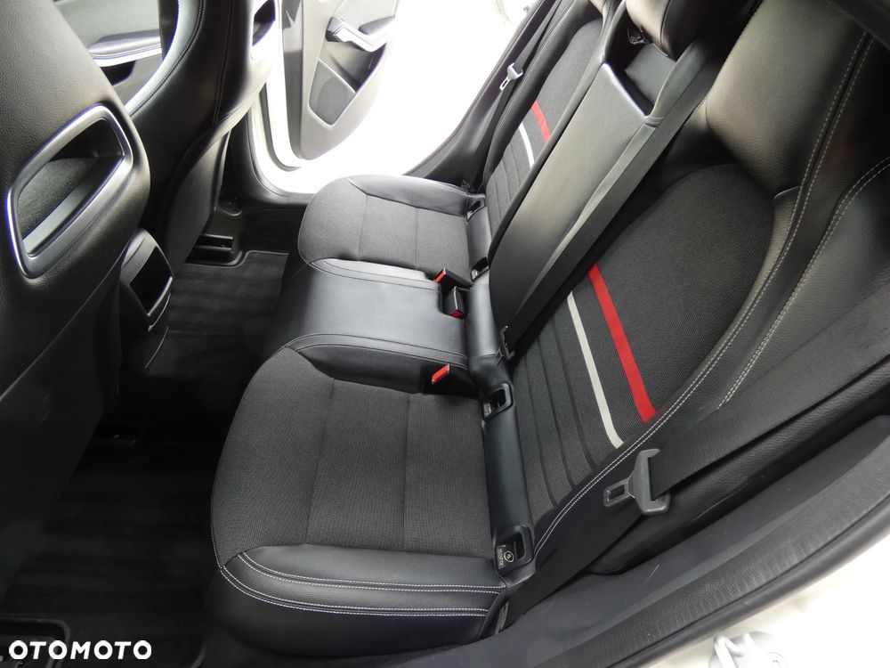 Mercedes-Benz Klasa A 180 (BlueEFFICIENCY) - 28