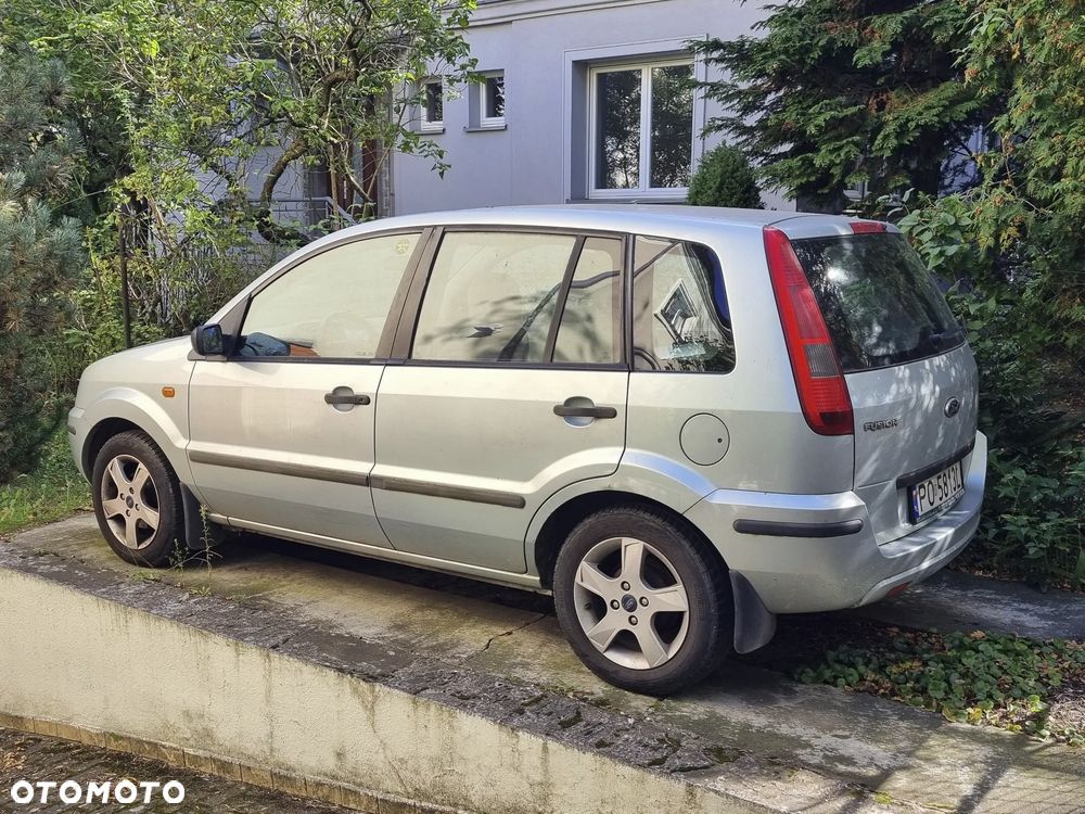 Ford Fusion 1.4 Ambiente - 2