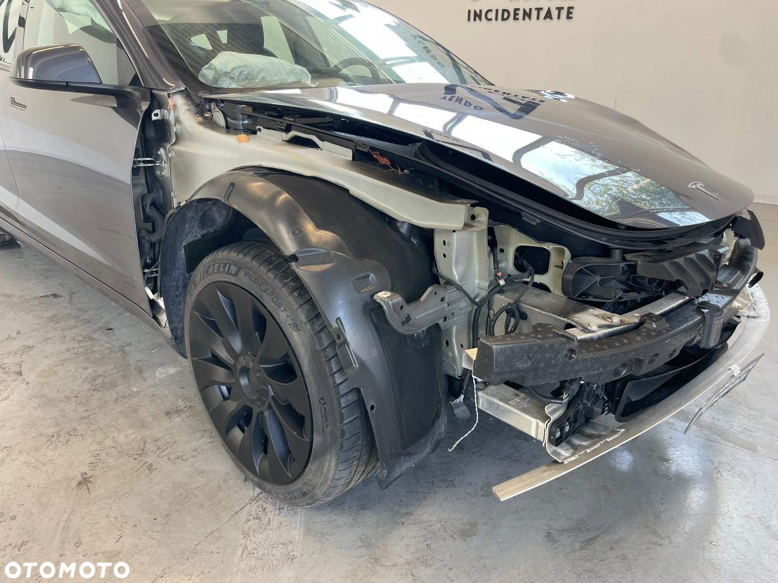 Tesla Model 3 Standard Reichweite Plus Hinterradantrieb - 7