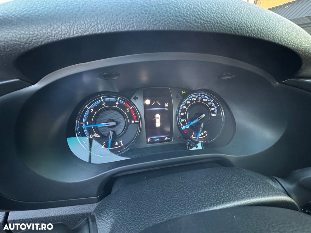 Toyota Hilux 2.8D 204CP 4x4 Double Cab AT MHEV Invincible - 24