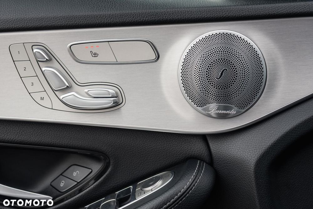 Mercedes-Benz Klasa C 400 4MATIC 9G-TRONIC - 32