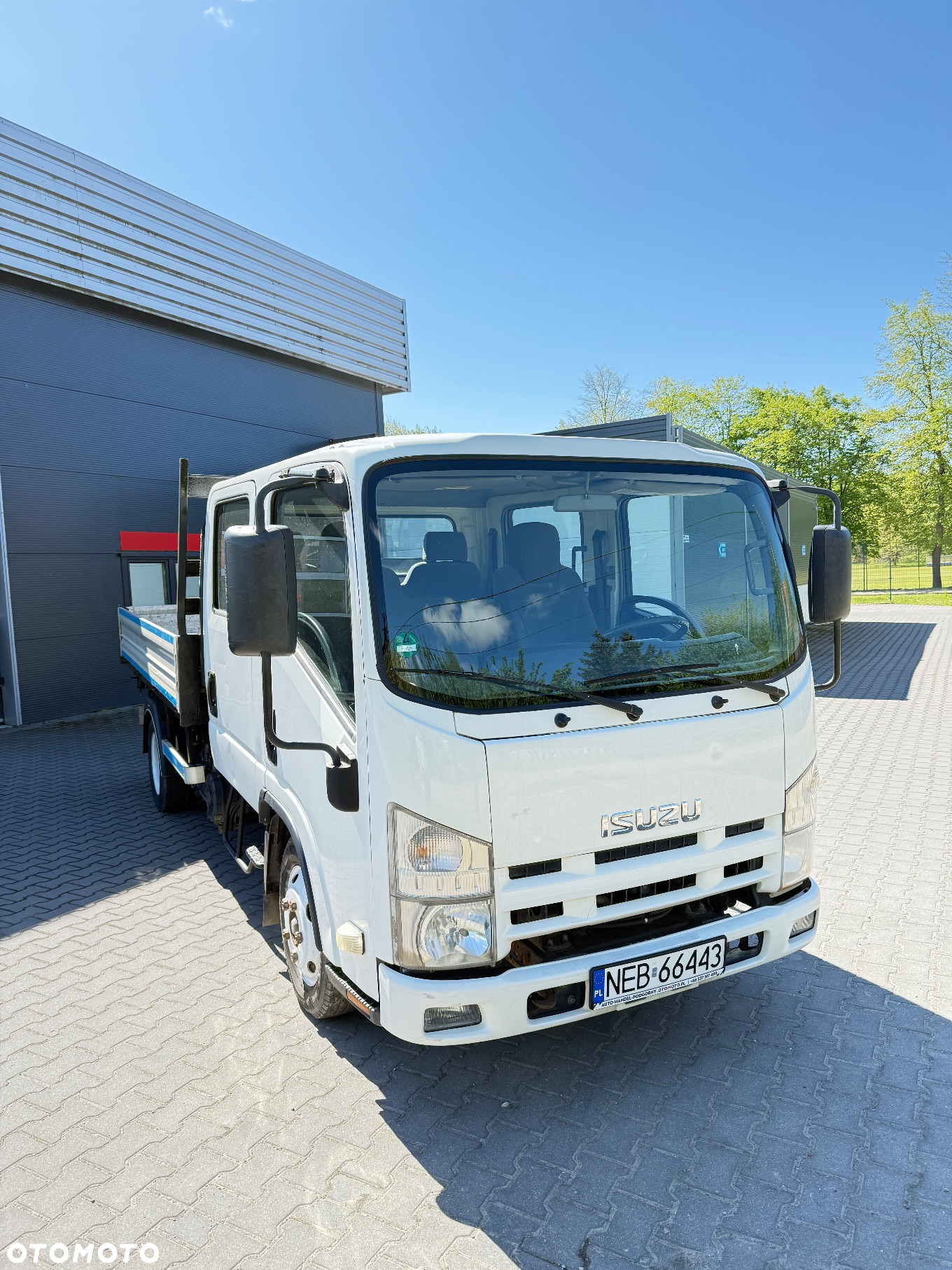 Isuzu N35 - 17