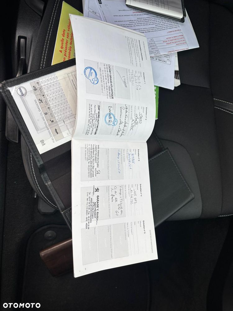 Volvo V40 D3 Geartronic RDesign - 36