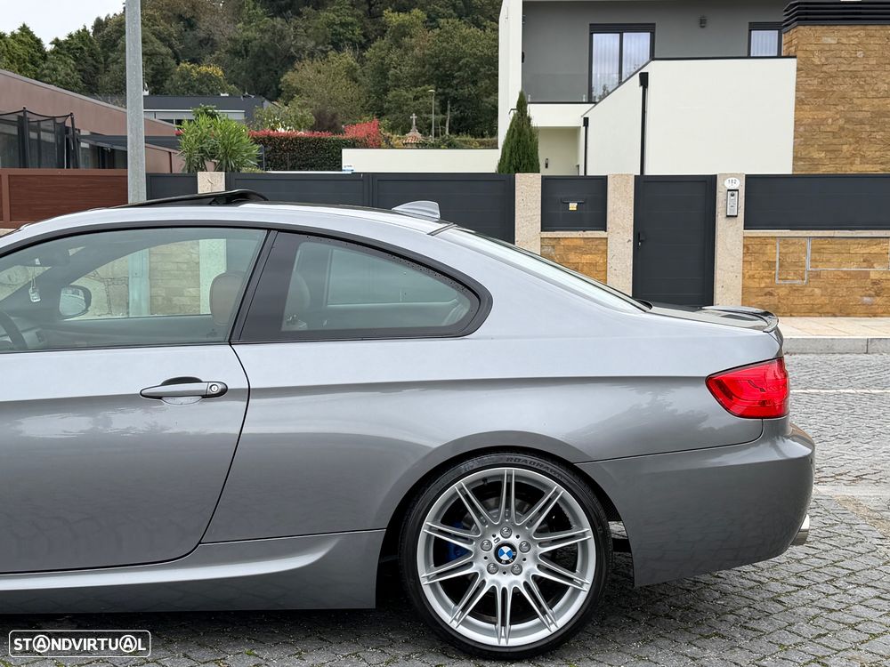 BMW 320 d Coupe Edição M - 9