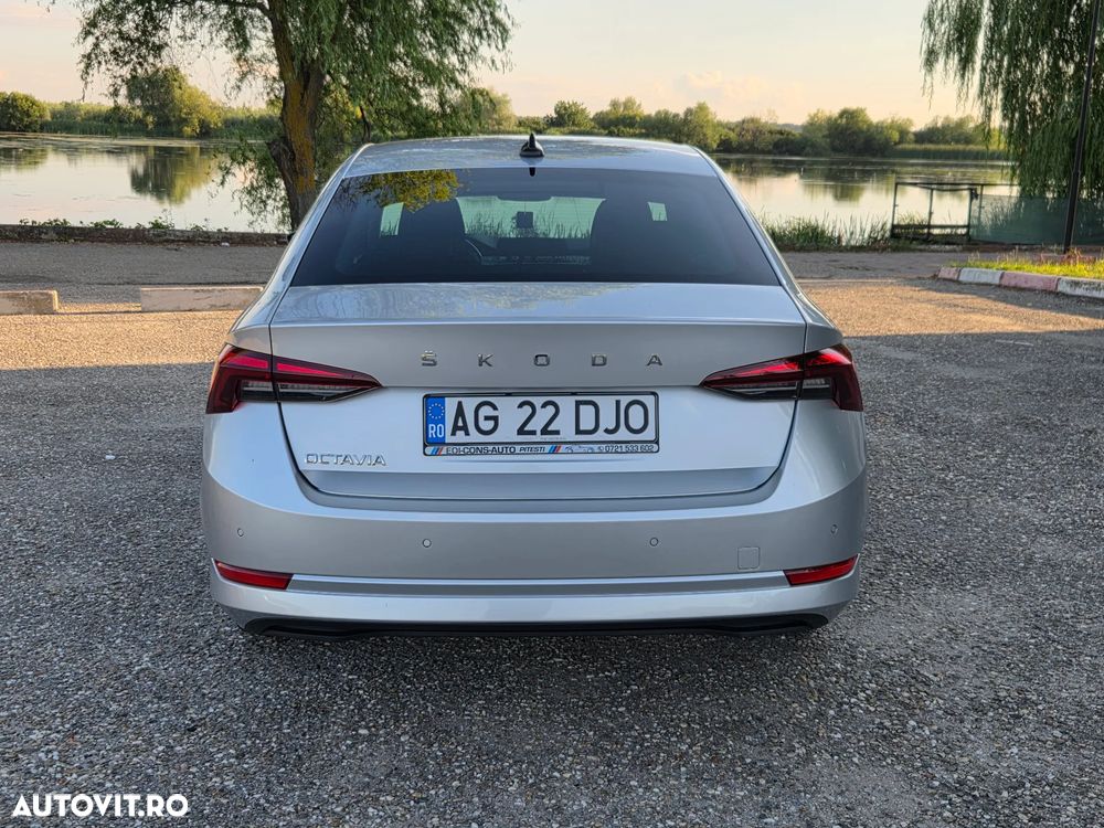 Skoda Octavia 2.0 TDI DSG Ambition - 9