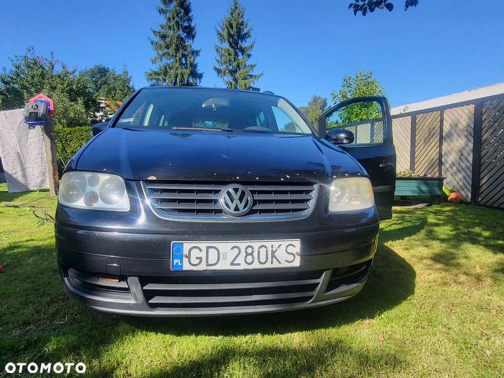 Volkswagen Touran - 1