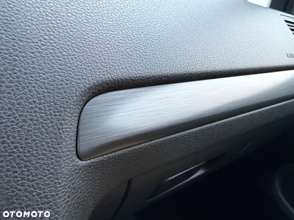 Volkswagen Golf 2.0 TDI (BlueMotion Technology) Highline - 31