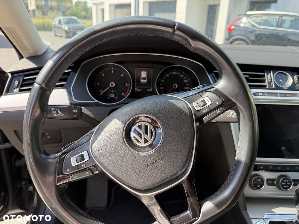 Volkswagen Passat 2.0 TDI SCR Comfortline DSG - 13