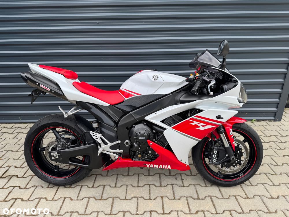 Yamaha R1 - 2