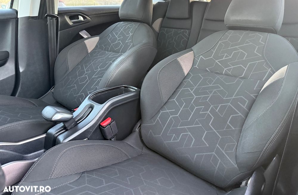 Peugeot 2008 PureTech 110 Stop&Start Allure - 17