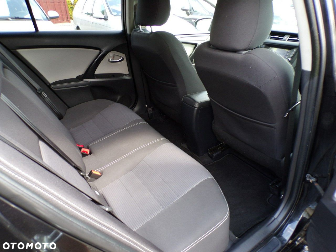 Toyota Avensis - 35