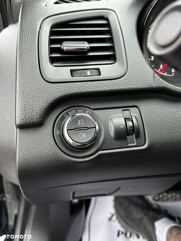 Opel Insignia - 17