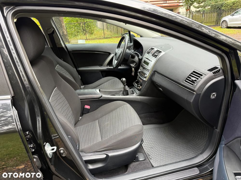 Toyota Avensis 1.6 Luna - 21