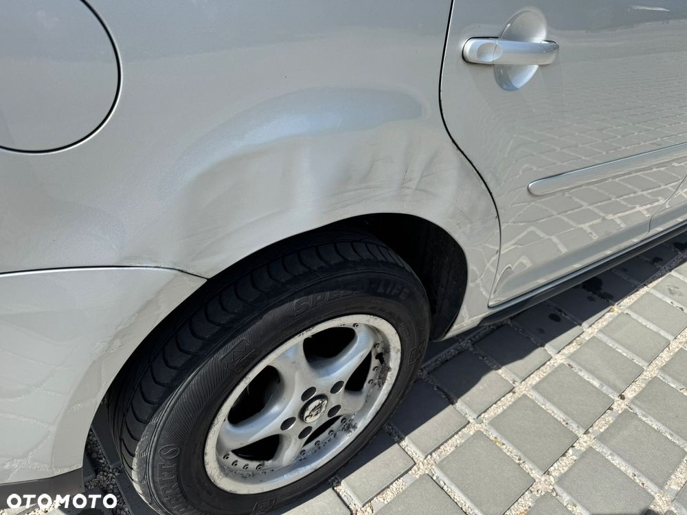 Volkswagen Touran - 26