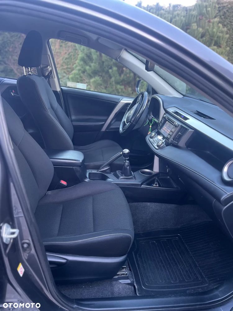 Toyota RAV4 2.0 D-4D Active - 12