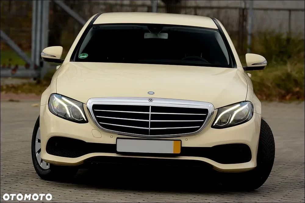 Mercedes-Benz Klasa E 200 d 9G-TRONIC - 10