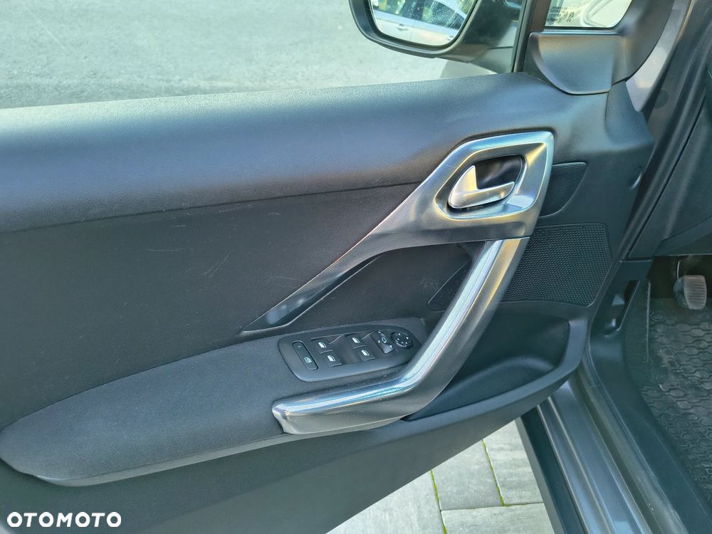 Peugeot 2008 PureTech 82 Allure - 22