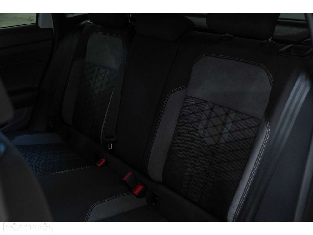 VW Taigo 1.0 TSI R-Line DSG - 17