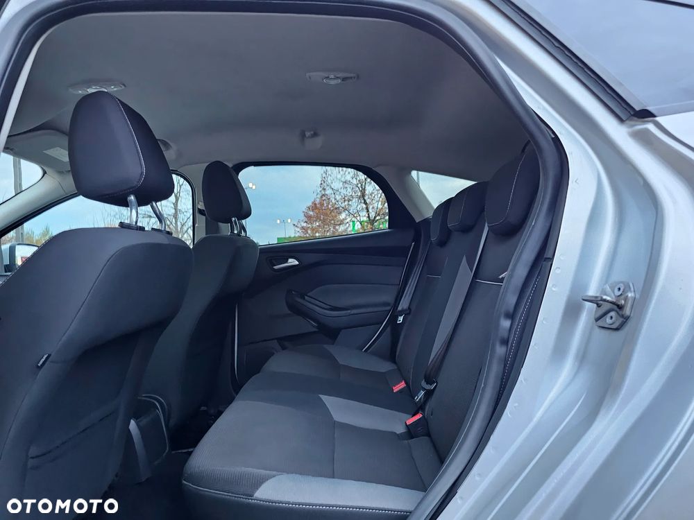 Ford Focus 1.6 Trend - 15