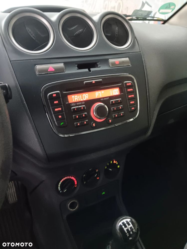 Ford Transit Connect - 4