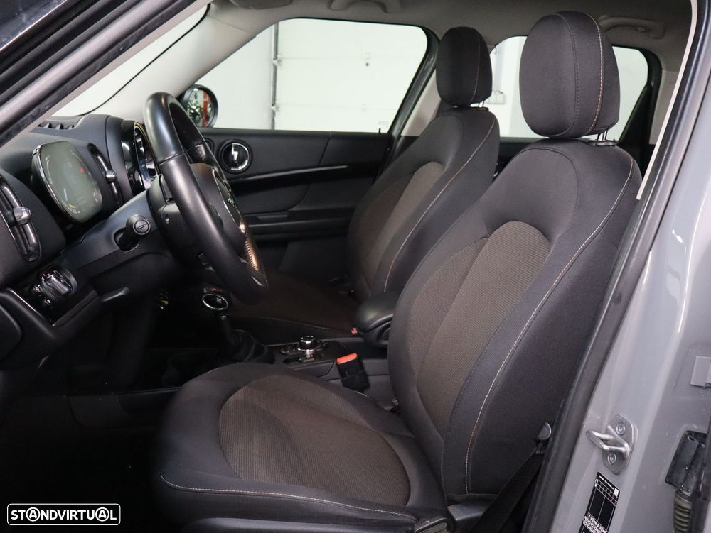 MINI Countryman Cooper SE ALL4 Auto - 6